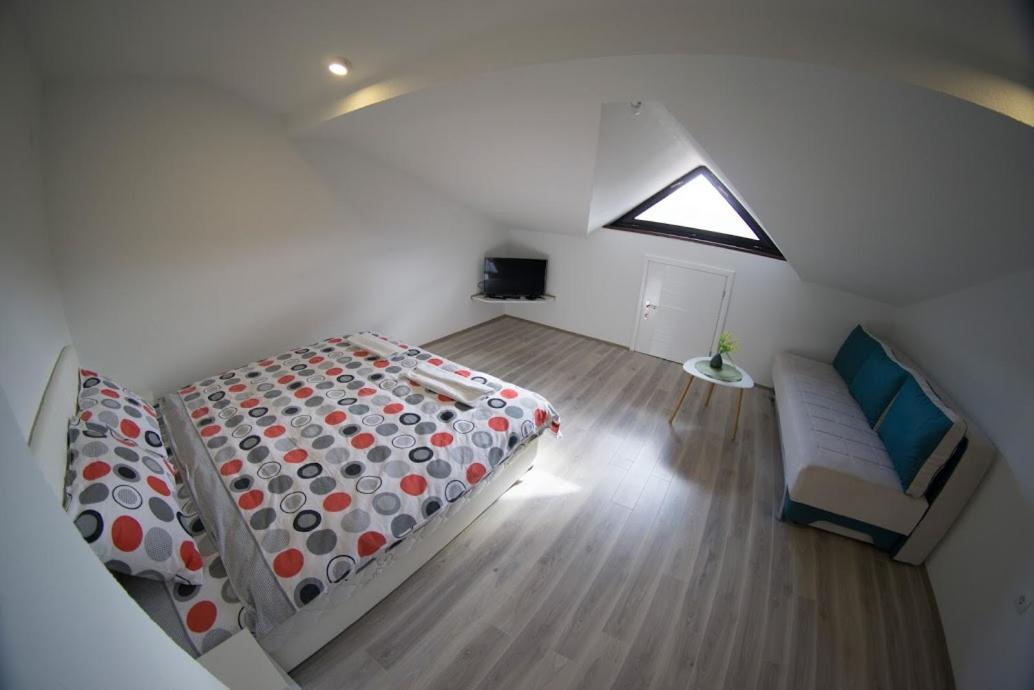 Apartmani Ivkovic+ Требине Екстериор снимка