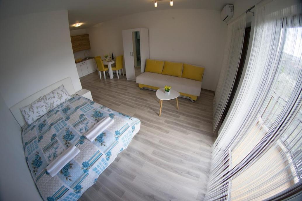 Apartmani Ivkovic+ Требине Екстериор снимка