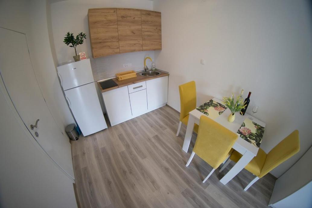 Apartmani Ivkovic+ Требине Екстериор снимка